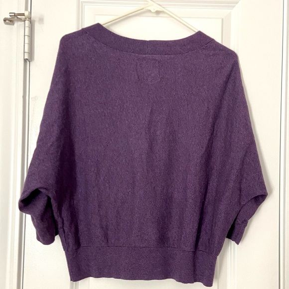 American Eagle - Three quarter Dolman Sleeve V neck button down Cardigan - Picture 3 of 8